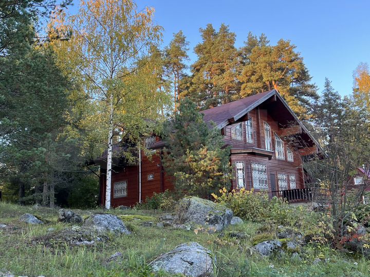 Коттедж 191 м² на участке 100 сот.