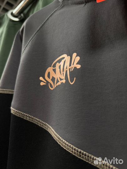 Nike Tech Fleece SynaWorld Black Gold (оригинал)