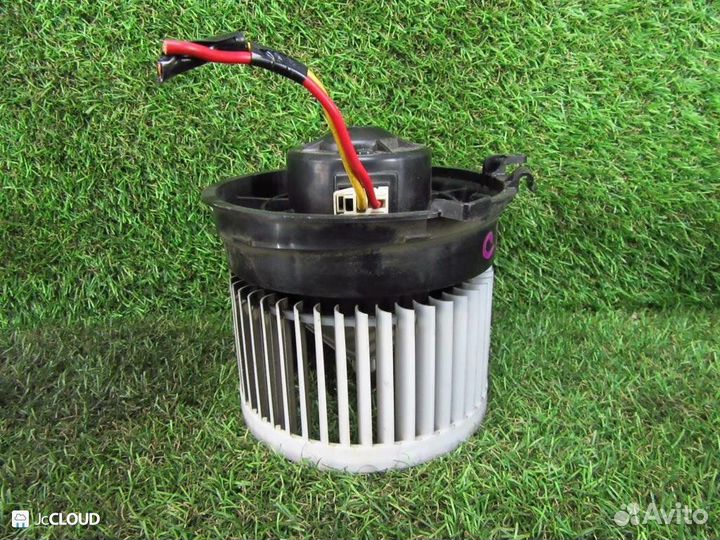 Мотор печки на nissan serena C25 MR20DE