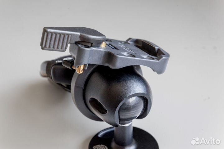 Manfrotto 324RC2 Шаровая головка для штатива