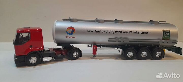 Коллекционная модель масштаб 1 43