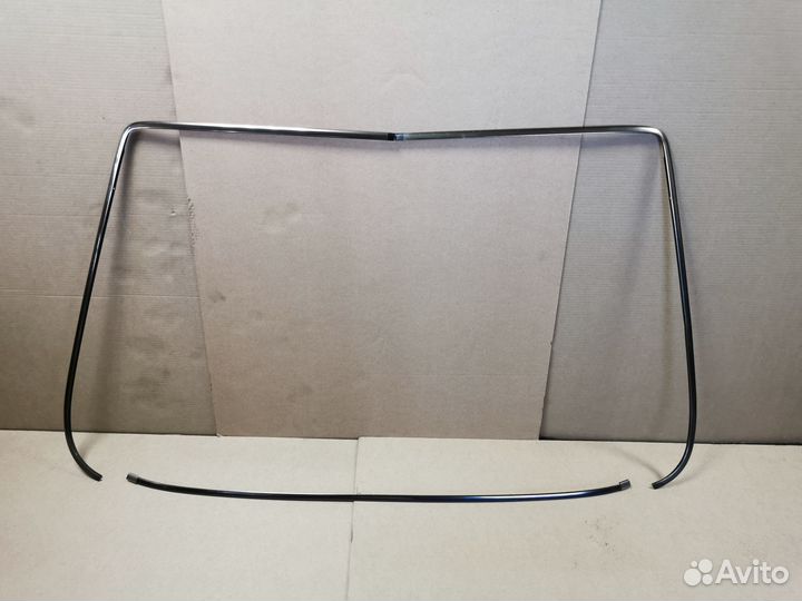 Молдинги заднего стекла на Mercedes W124 купе