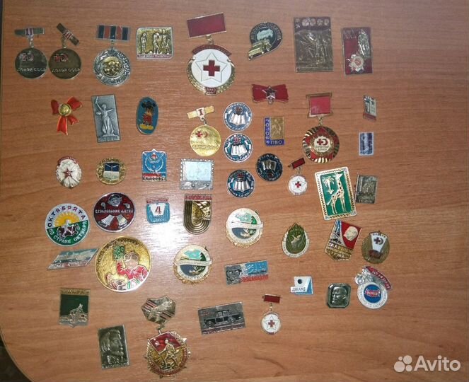 Коллекция значков