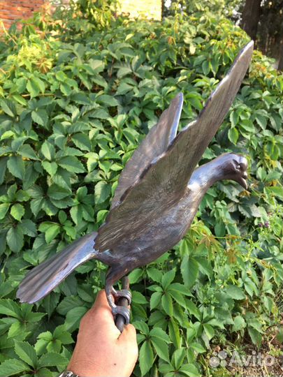 Статуэтка голубь, птица, ручная ковка, металл