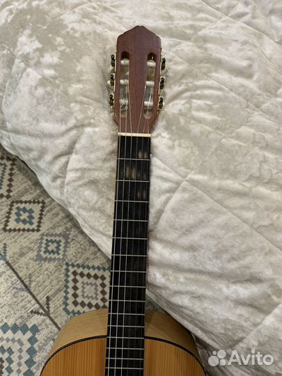Классическая гитара шестиструнная