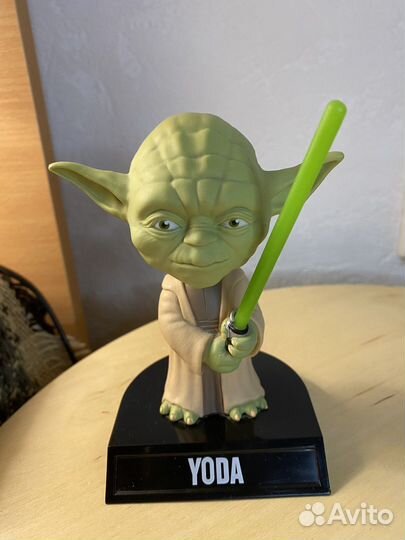 Йода со световым мечом редкая фигурка