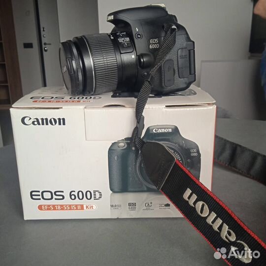 Зеркальный фотоаппарат Canon EOS 600 D