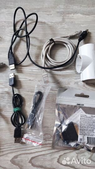 Коробка с проводами (два удлинителя в т.ч.)