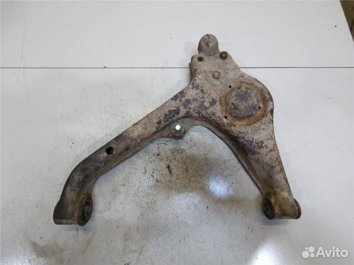 Рычаг подвески Suzuki Vitara, 1992