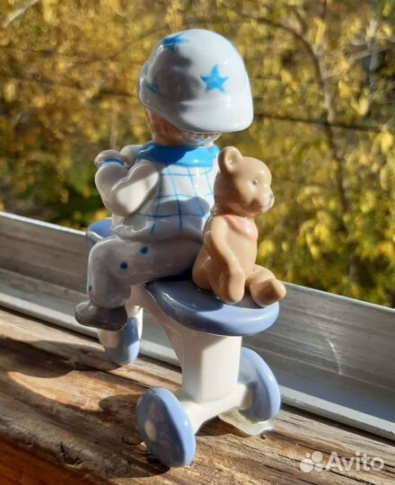 Фарфоровая статуэтка фирмы Navel, Pavone