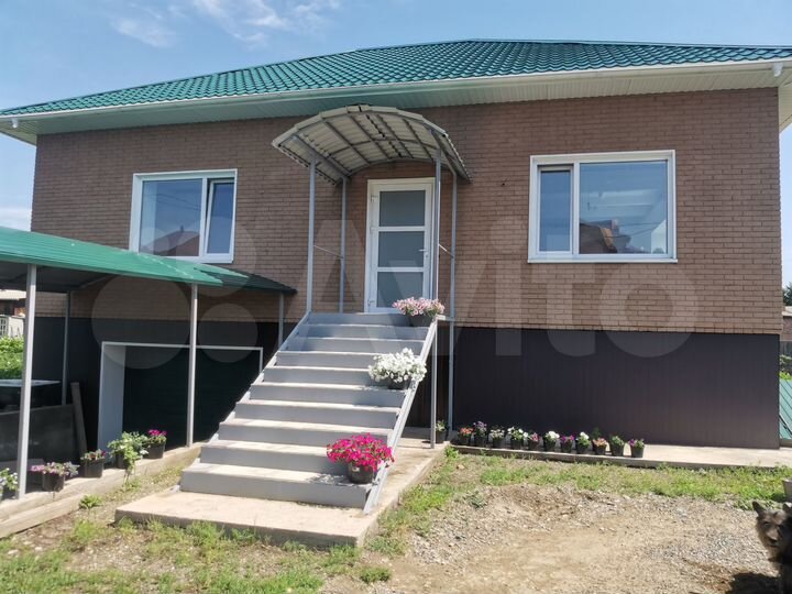 Дом 180 м² на участке 10 сот.