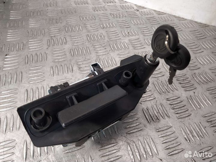 Ручка открывания багажника Volkswagen T4