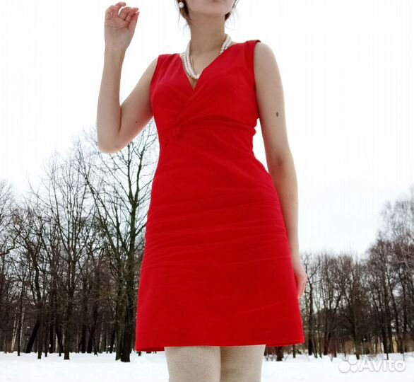 Алое хлопковое платье