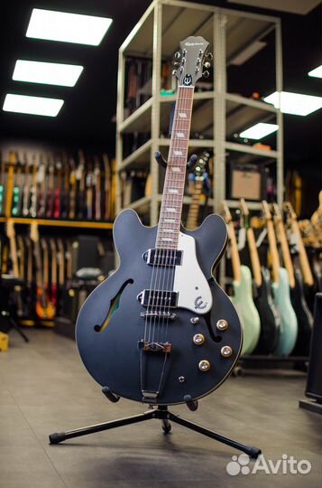 Полуакустика Epiphone Casino Worn Ebony