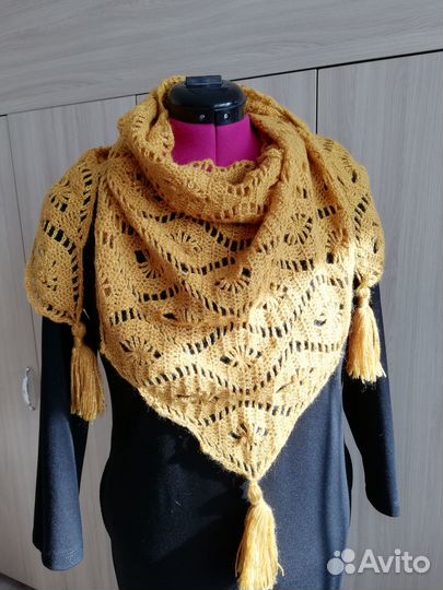 Бактус вязаный (шаль/косынка/шарф)