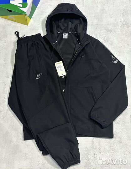 Спортивный костюм Nike весенний