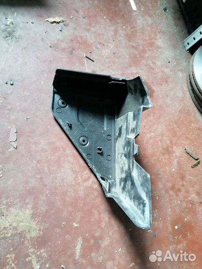 Верхняя крышка блока предохранителей рено меган 2