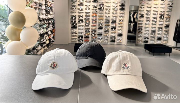 Бейсболка Moncler в ТЦ Мега Молл