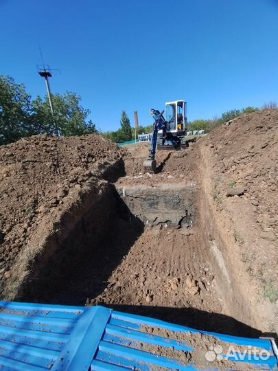 Мини-экскаватор