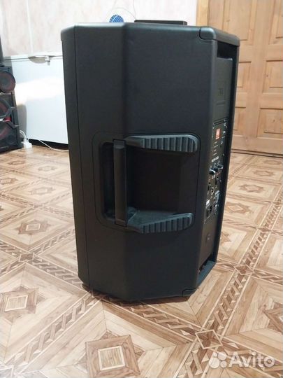 Музыкальная колонка jbl eon 615