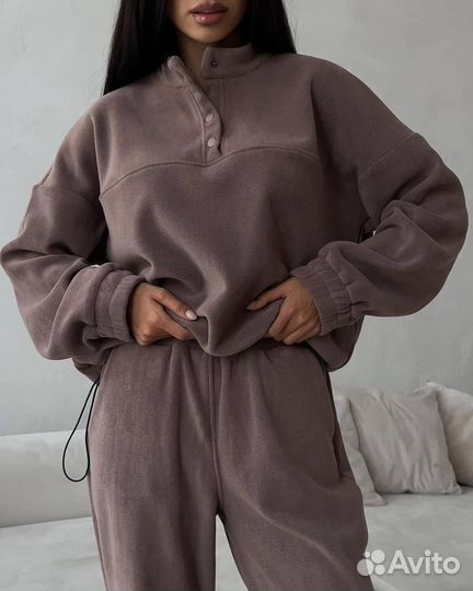 Спортивный костюм женский