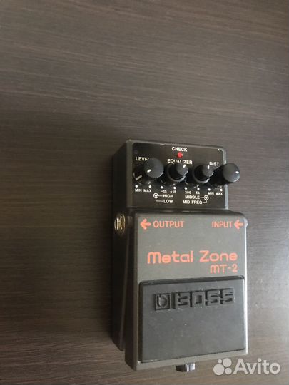 Boss metal zone MT 2
