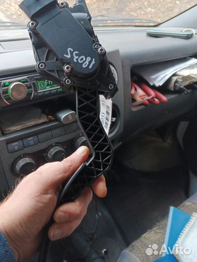 Педаль газа