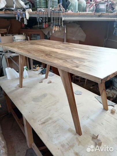 Стол из массива