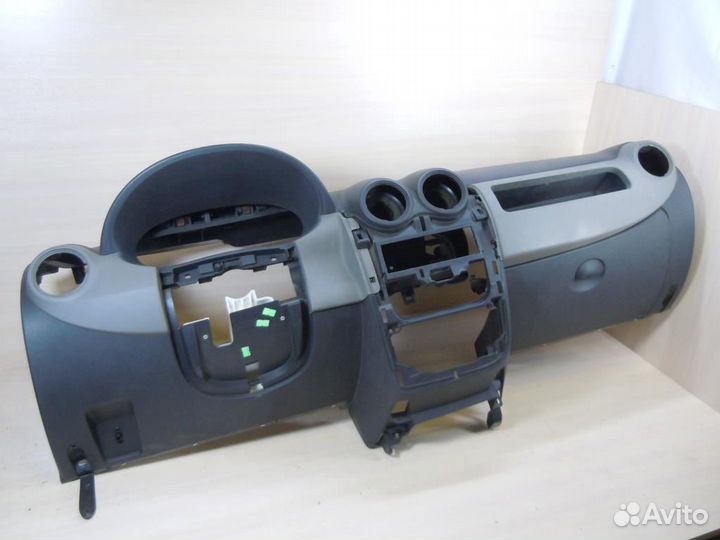 Торпедо Renault Logan 1 (LS0H) 2010