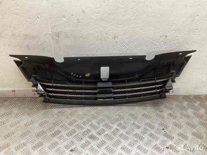 Решетка радиатора для Renault Laguna 2 8200012581