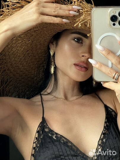 Шляпа женская соломенная с широкими полями