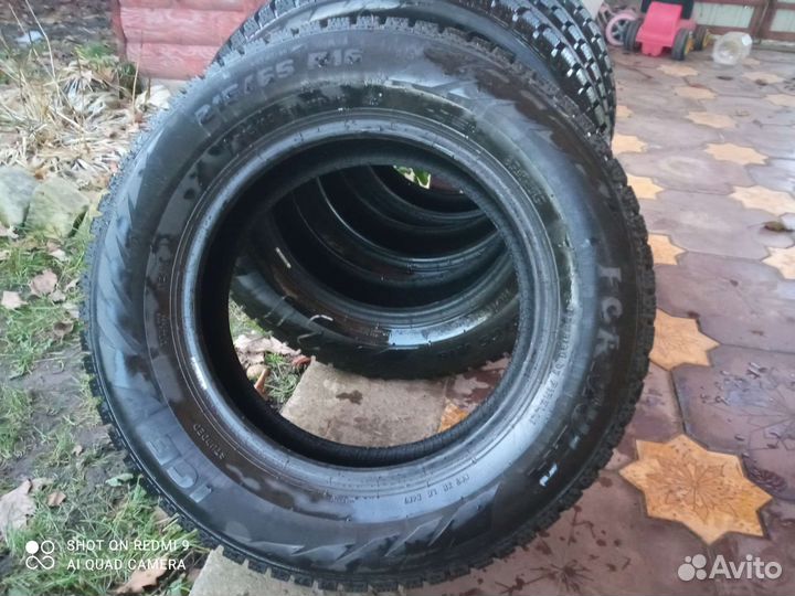 Pirelli Formula Ice 215/65 R16 98T