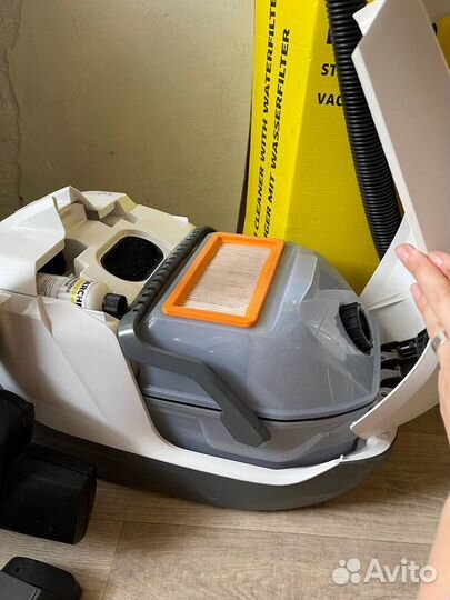 Пылесос karcher DS 6 premium plus белый
