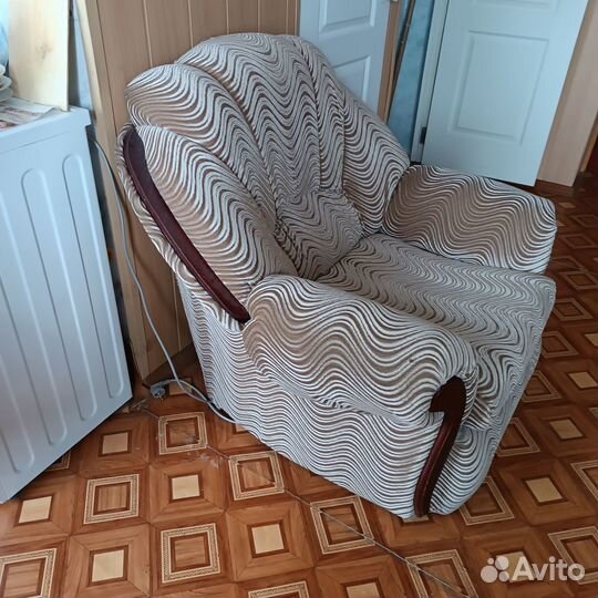 Продам кресло бу