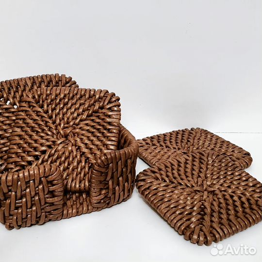 Плетёные салфетки под стаканы