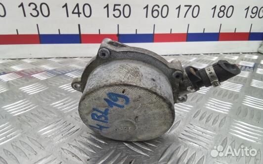 Насос вакуумный audi A8 D3 (4BL19KX01)