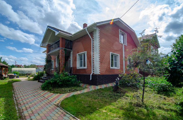 Коттедж 162 м² на участке 10 сот.