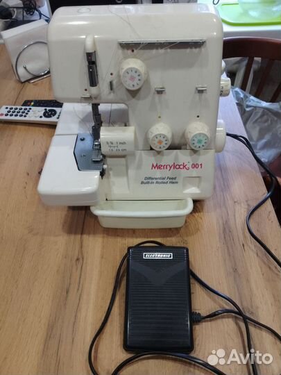 Оверлок merrylock 001