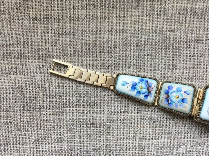 Женские позолоченые часы с финифтью СССР