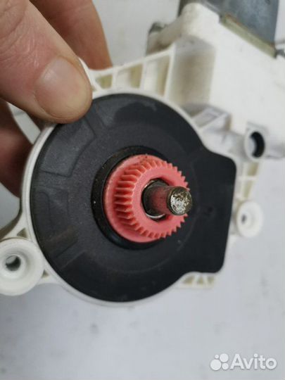 Мотор стеклоподъемника передний правый Ford Focus