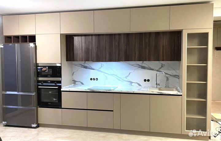 Кухня в потолок на заказ