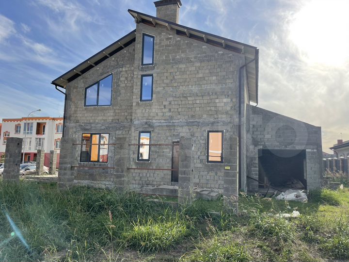 Коттедж 279 м² на участке 5 сот.