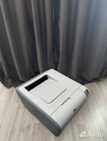 Цветной лазерный принтер HP CP1215