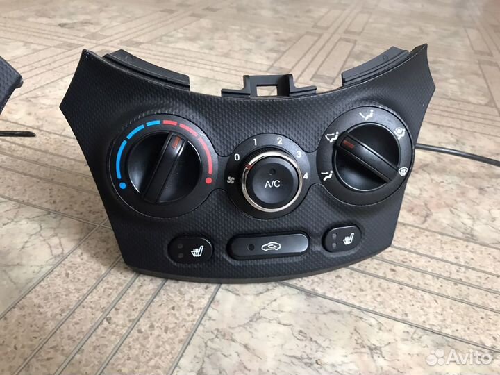 Hyundai Solaris блок управления кондиционером