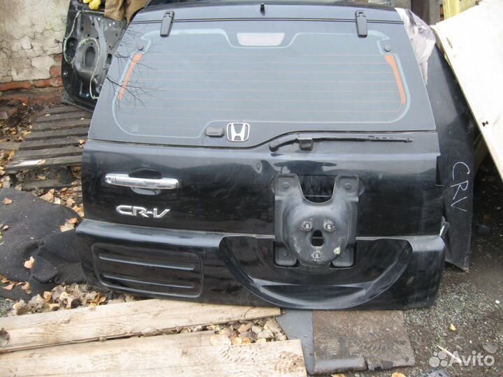 Дверь багажника на Хонду CRV- 2004 года