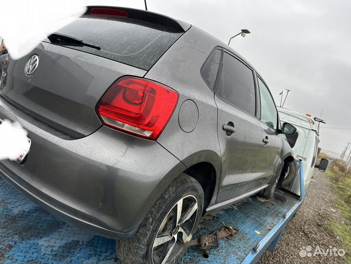 Дверь передняя правая volkswagen polo хэчбэк
