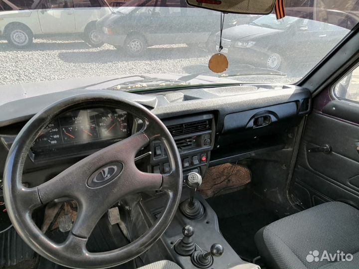 LADA 4x4 (Нива) 1.7 МТ, 2004, 100 000 км