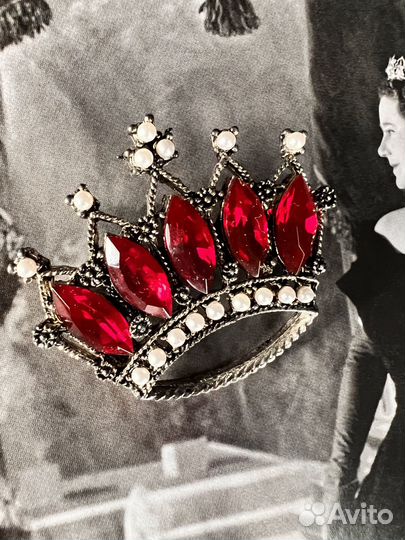 Виниажная брошь от Weiss