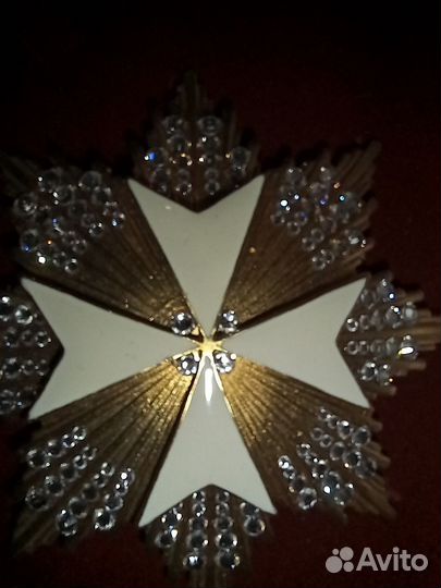 Звезда ордена Мальтийского креста со стразами