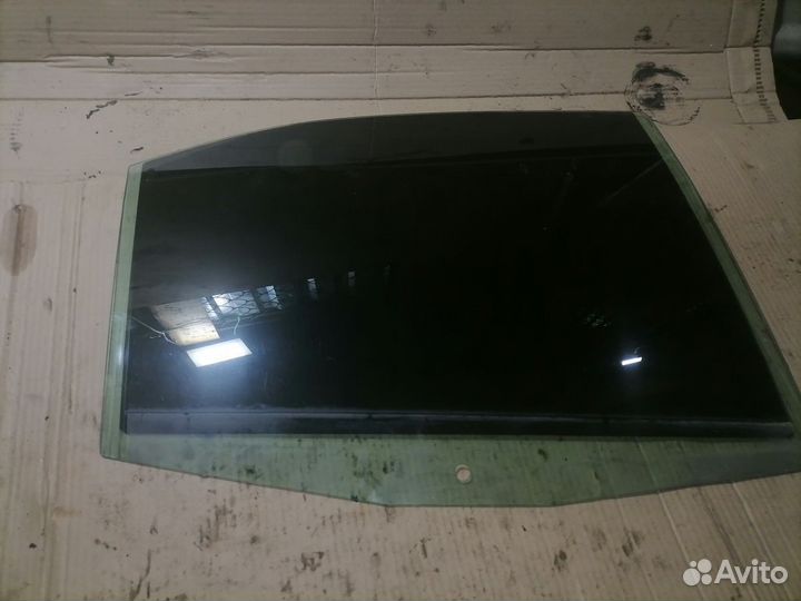 Стекло двери зад право Мондео 3 седан